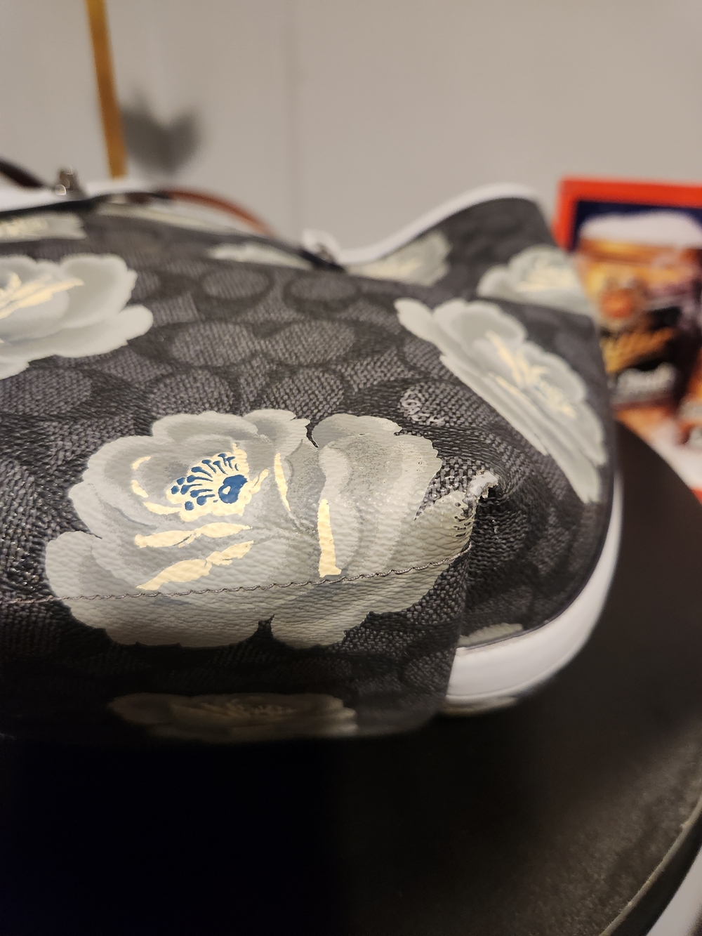 Coach Market Tote - Picture 4 of 8